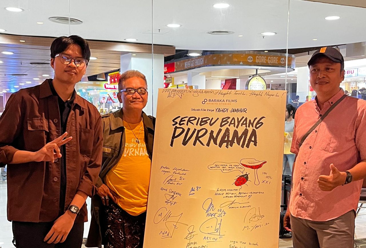 Foto : Ketua KFAK dan pemeran pak Gatot bersama komite film DKS