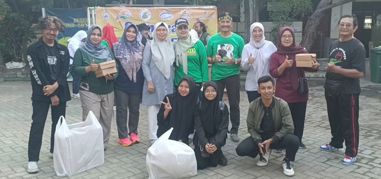 Foto : siswa magang bersama ketua Sego rongewu dan camat wonokromo