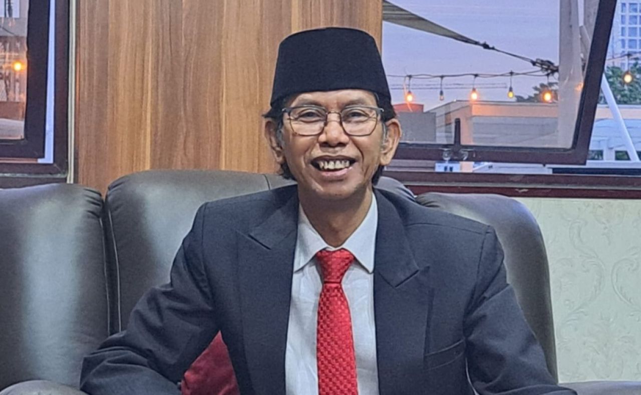 Foto : Ketua DPRD Kota Surabaya Adi Sutarwiyono