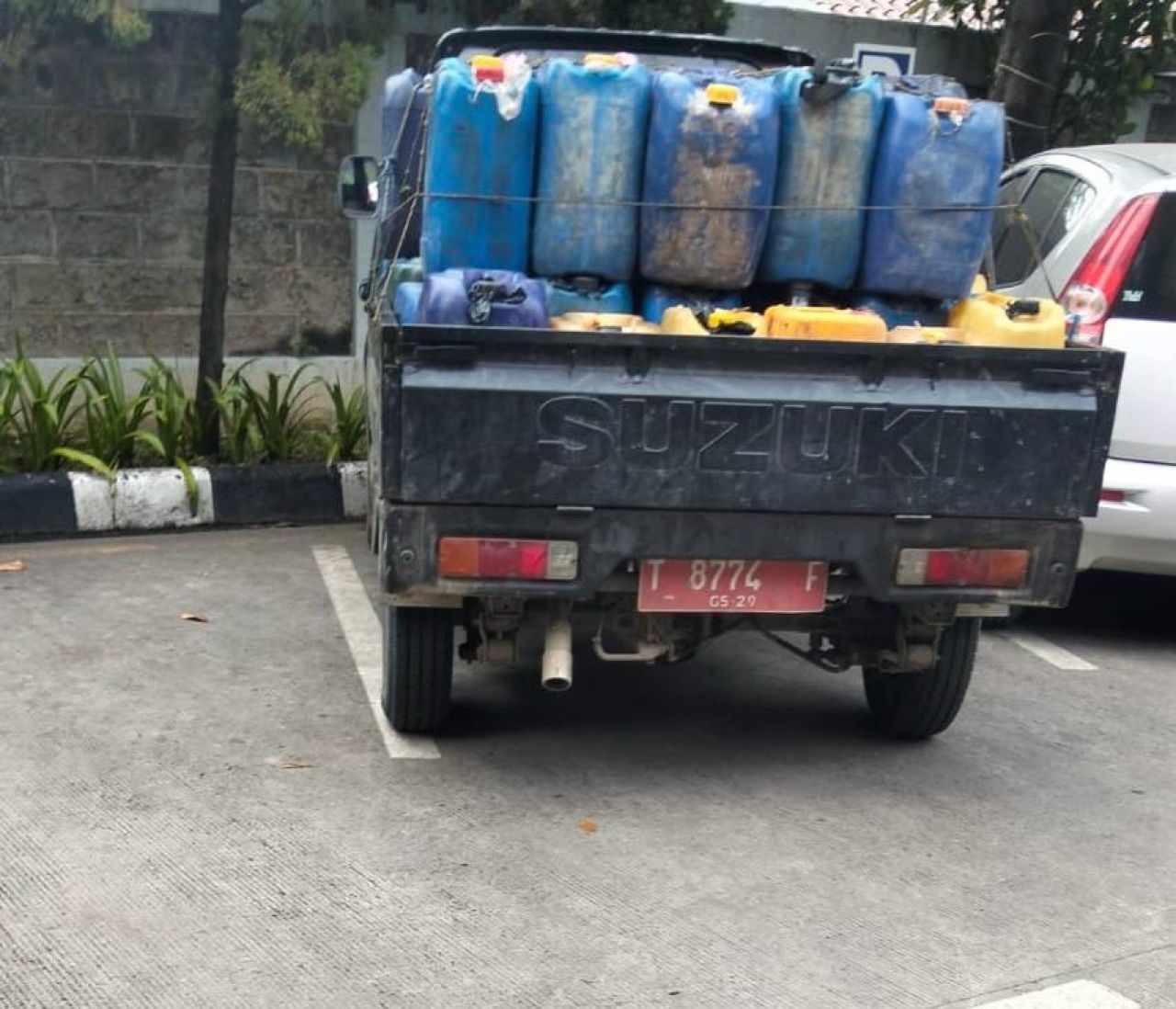 Foto : Kendaraan operasional untuk BBM