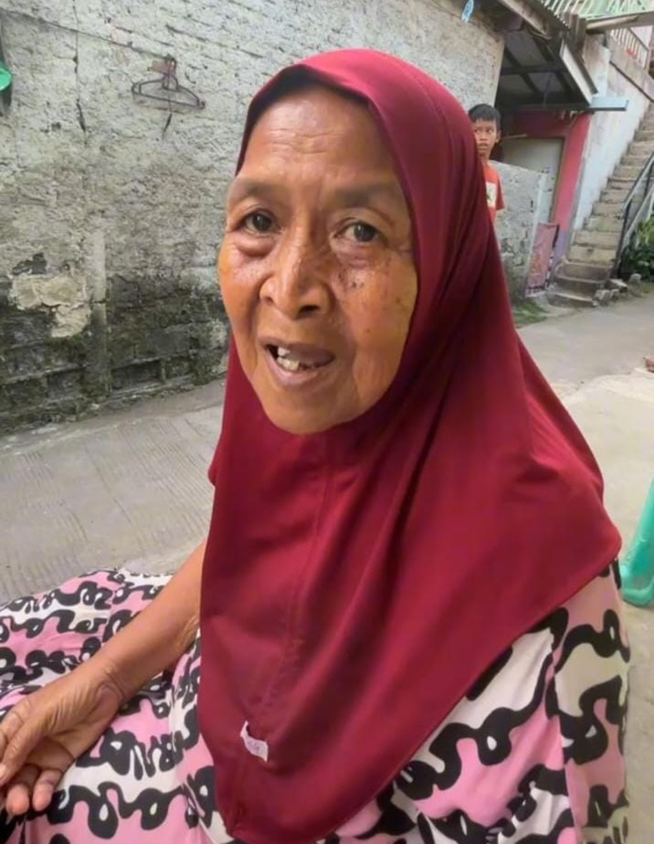 Miris, Emak Enti Penerima Manfaat Rutilahu di Karawang Mengeluarkan Uang, Warga Sebut Ada Oknum Pelaksana