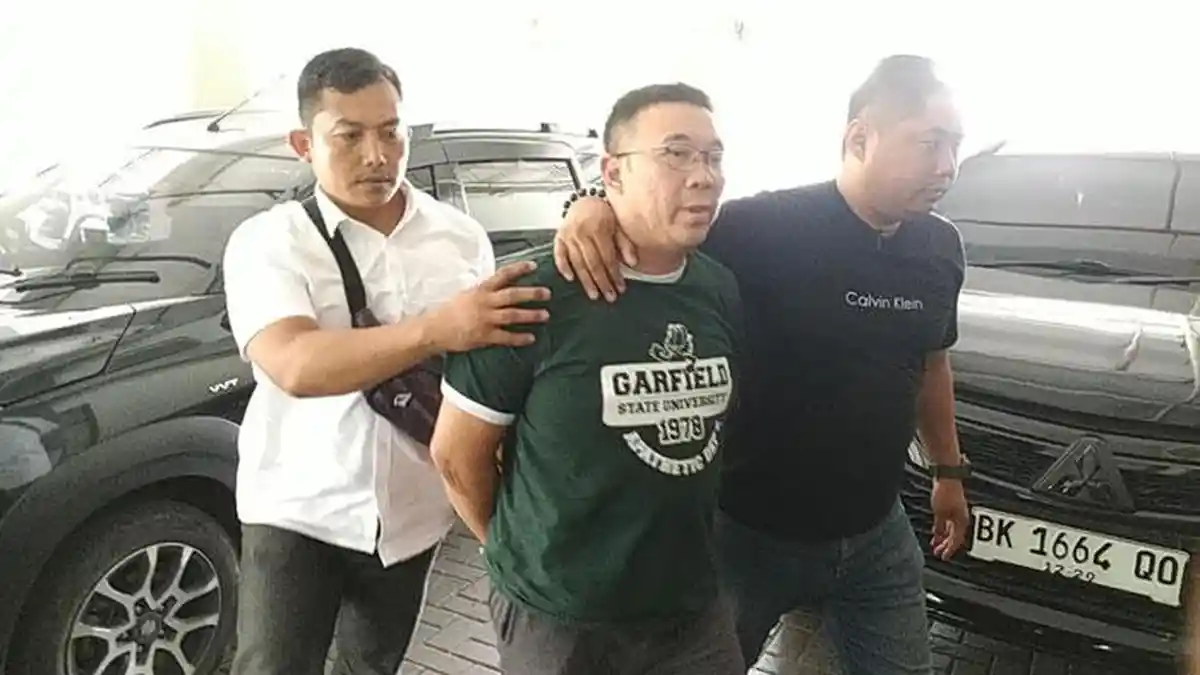 Samuel Ardi Kristanto disebut-sebut sebagai biang keladi viralnya video amatir oknum anggota ormas mengusir paksa Elina Widjajanti (80) dari rumahnya di Jalan Dukuh Kuwukan No 27, Lontar, Sambikerep, Surabaya (Foto: Dok infomedia)