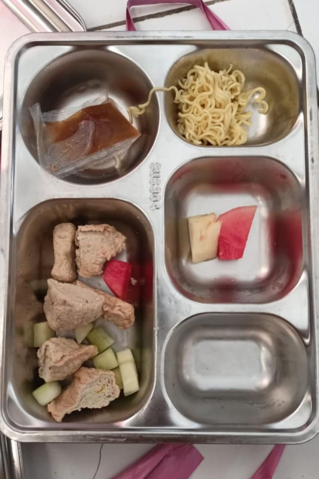 Menu MBG Banjar Talela Dikecam, Buah Layu Membuat Siswa Enggan Makan