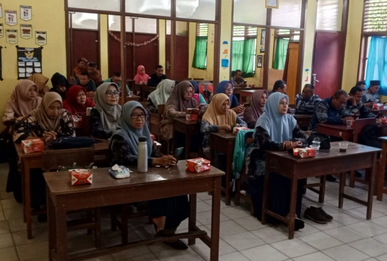 Monev Bos Tahun 2025 Di SDN Sumurgede Satu Kecamatan Cilamaya Kulon Berjalan Lancar