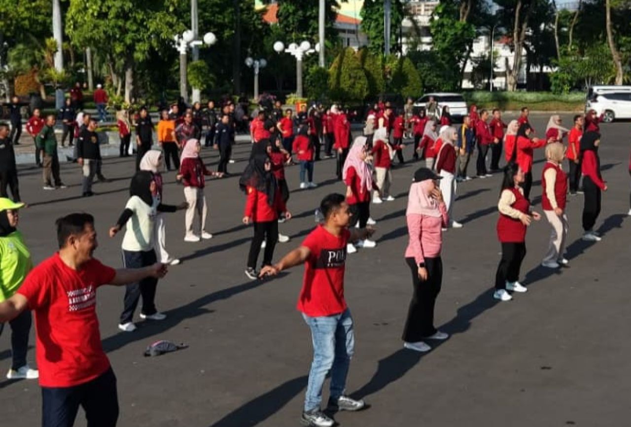 Bakesbangpol dan Satpol PP Surabaya Gelar Senam Bersama, Warga Harapkan Digelar Rutin