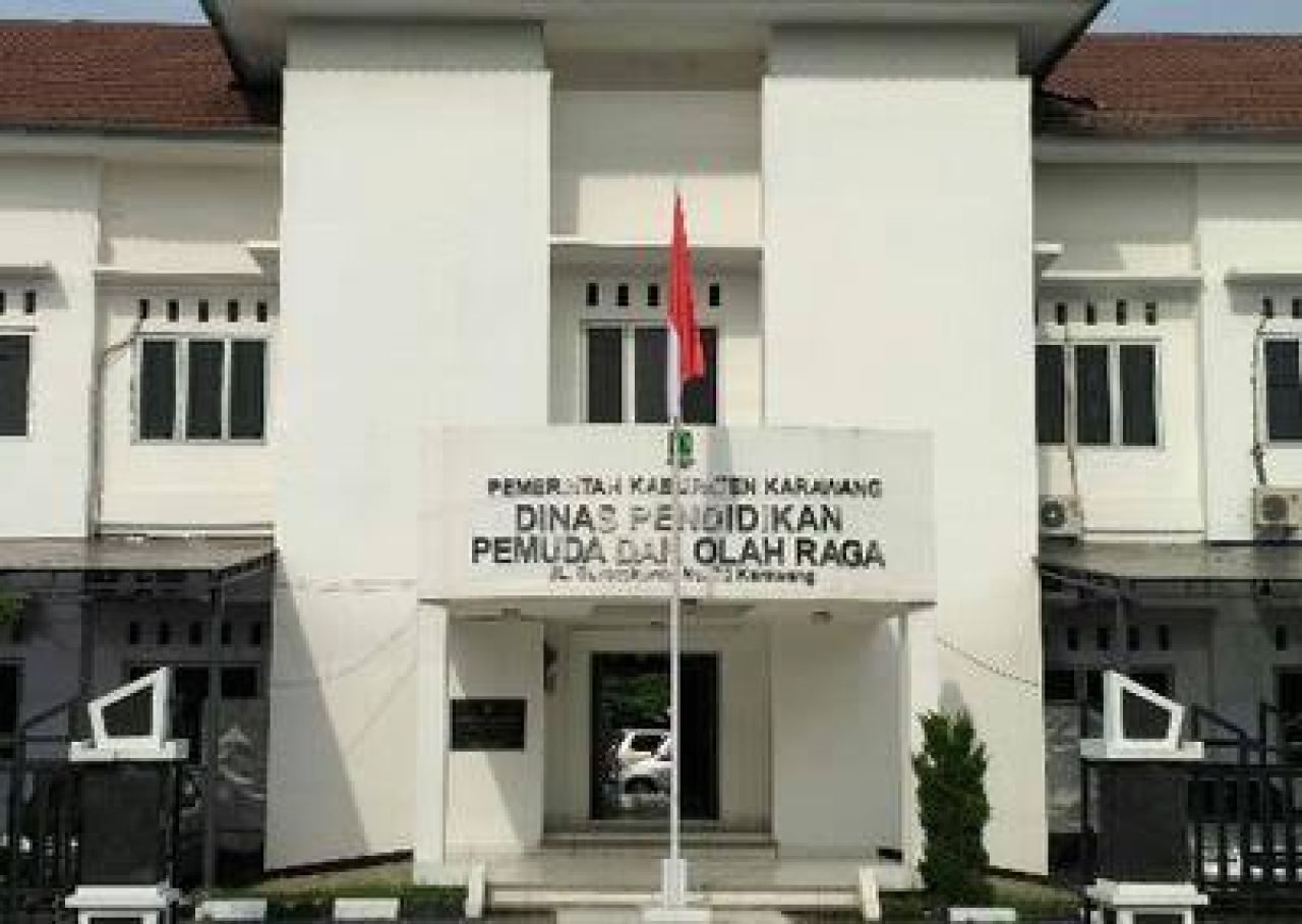 Informasi yang beredar, tempat kantor Disdikbud Karawang menjadi pemungutan uang sebesar 30 juta (Foto: Dok medin/rakyatjelata)