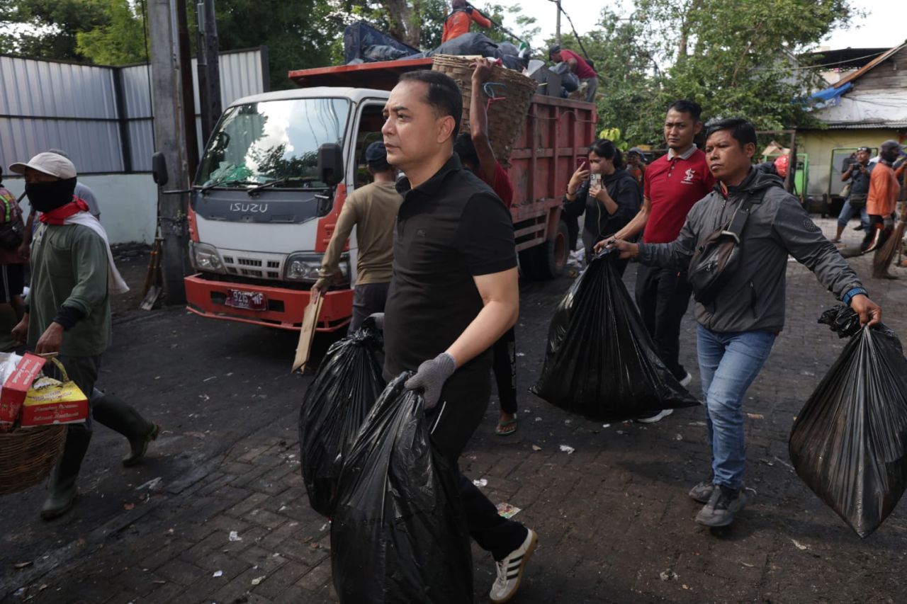 Gara Gara Sampah Eri Cahyadi Berang