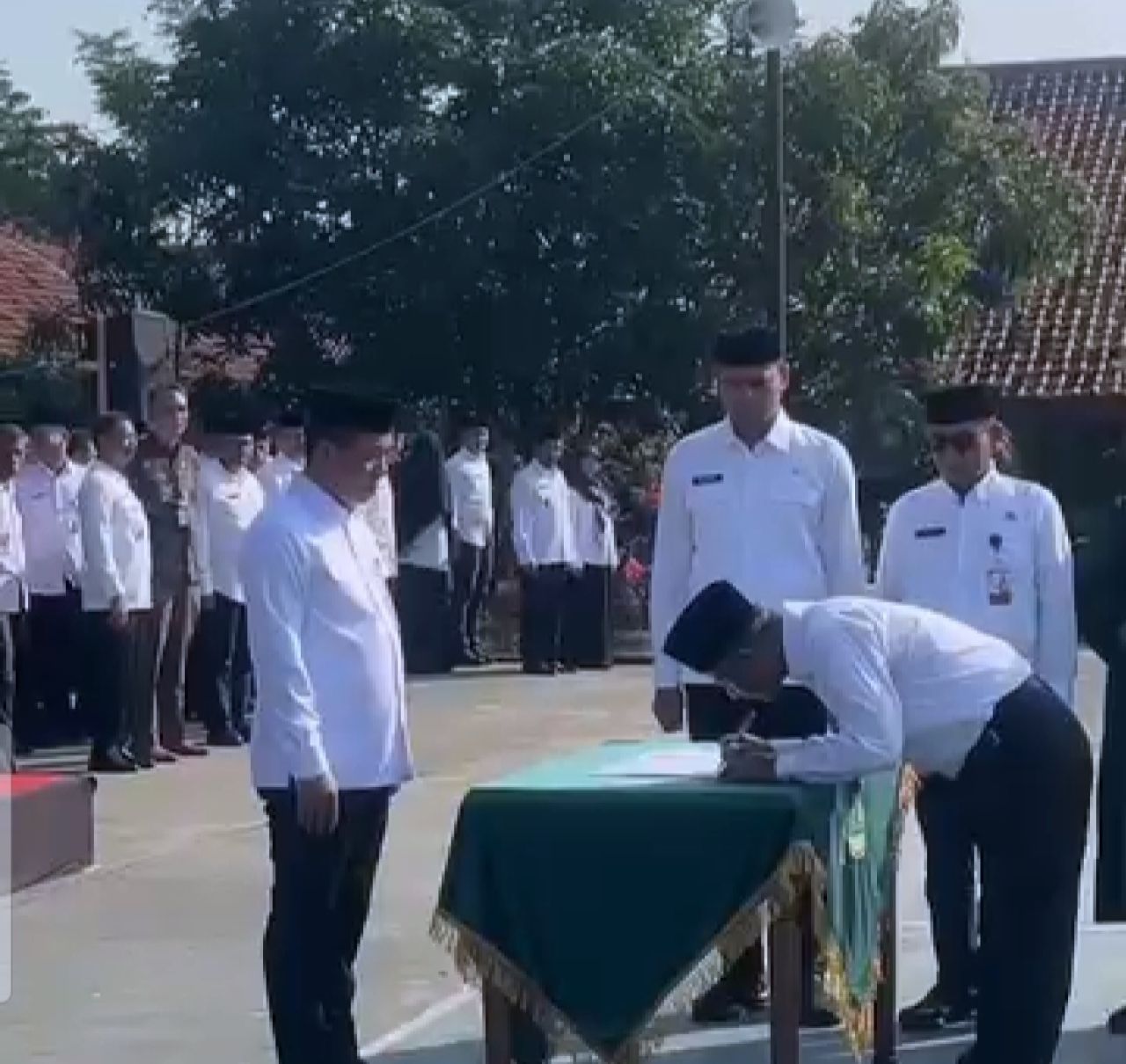 Rotasi dan Mutasi 353 Kepala Sekolah di Karawang, Bupati Tekankan Integritas dan Tanpa Pungutan