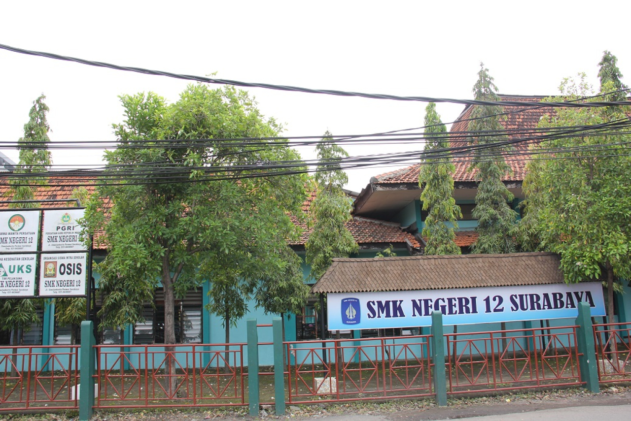 Gedung sekolah di SMKN 12 Surabaya (Foto: Dok media info)