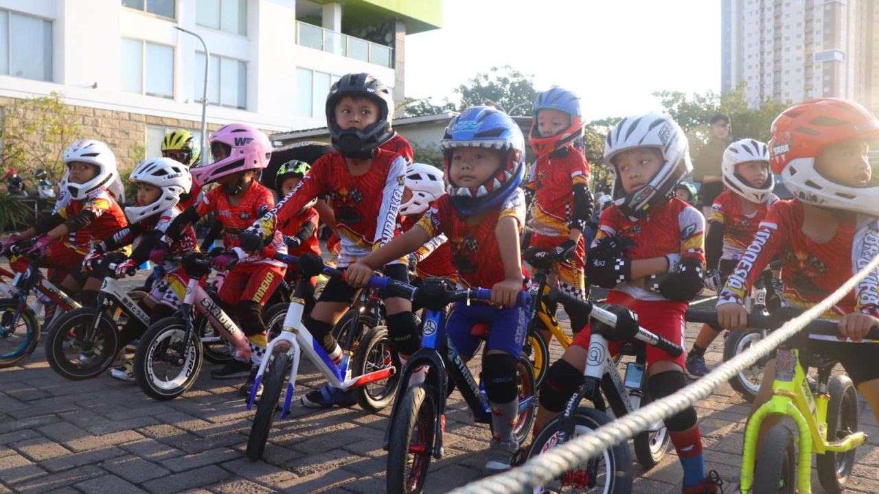 Bazar Rakyat di Dafam Pacific Hotel Surabaya, HJKS Ke-733 Dukungan BNN hingga Komunitas Push Bike Surabaya