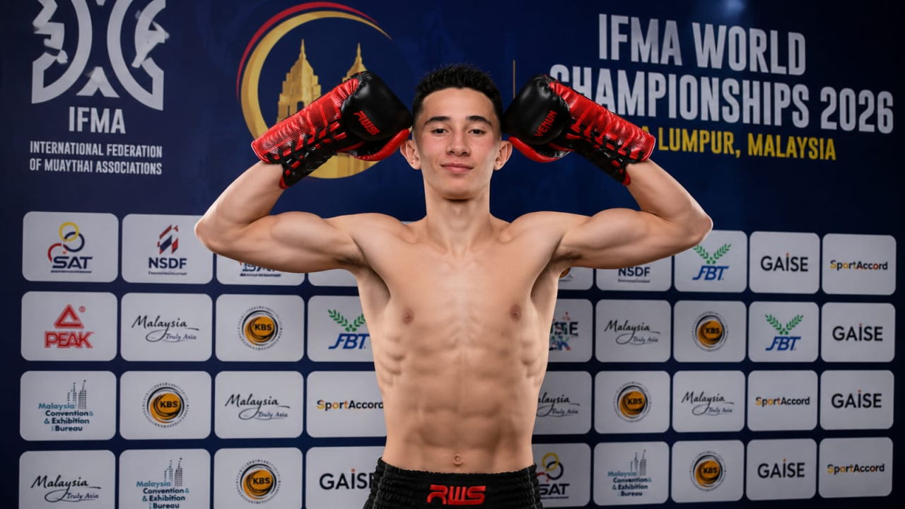 Atlet Muaythai Jawa Timur, Elijah William Hinzman, berhasil meraih medali perak pada IFMA World Championships 2026 di Kuala Lumpur, Malaysia (Foto: Dok istimewa)