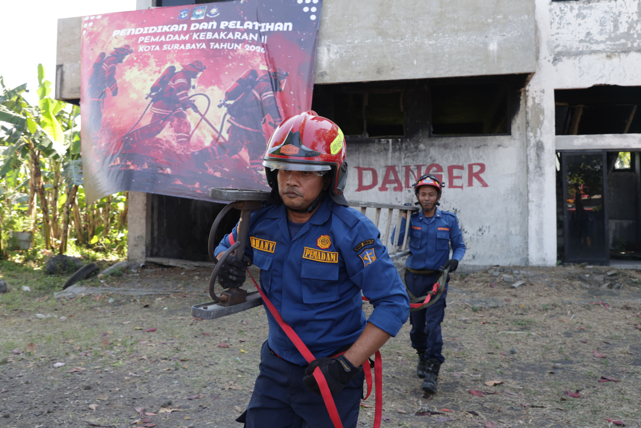 Perkuat Kompetensi Personel, DPKP Surabaya Gelar Pelatihan Fire Fighter 2 (Foto: Dok istimewa)